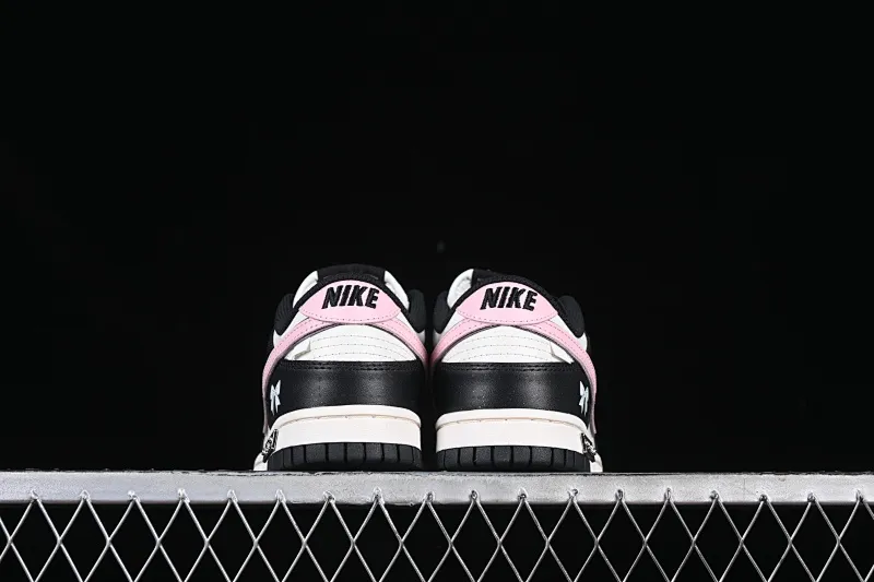 All categories Nk SB Dunk series Nk SB Dunk Low low-top sneakers Nk SB Dunk Low bow tie black and white pink low-top casual sneakers BP1220-009